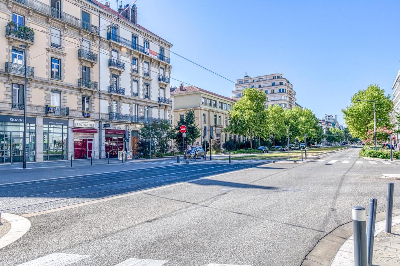 Le Petit Parfait Confort Gare Hamac Netflix
